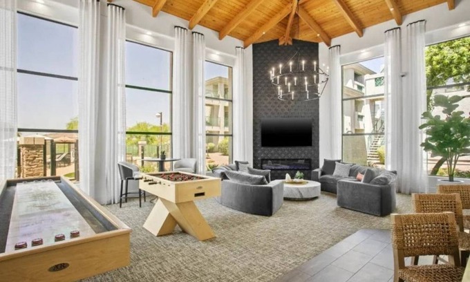 Kierland Condo | The Nines Scottsdale Stylish 1BR Condo w Balcony