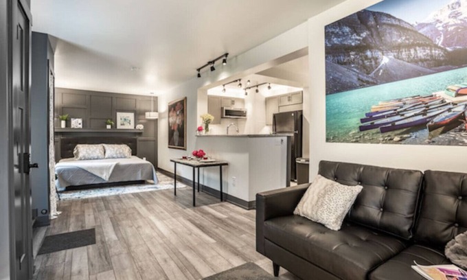 Indianapolis Condo | The Nook Near Broad Ripple/1Bed/1BA Modern Studio