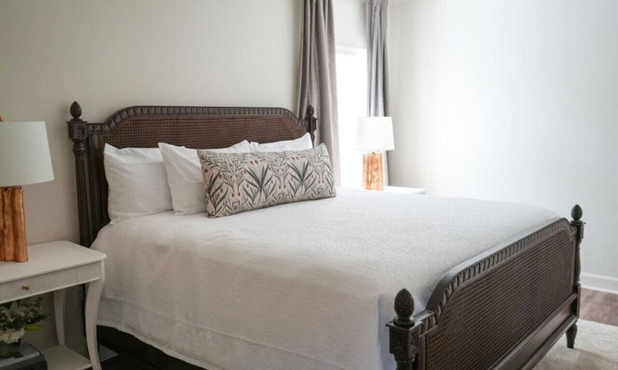 Demopolis Apartment | The Nook
