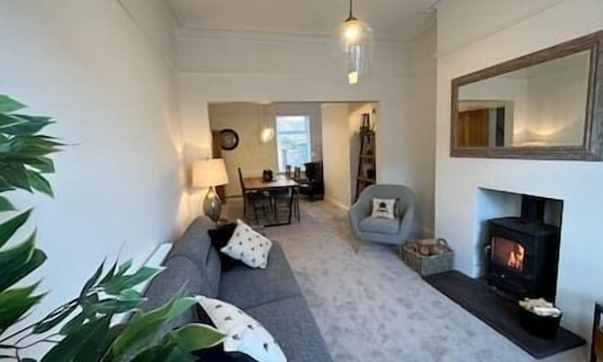 Trafford House | The Oaks · The Oaks S
