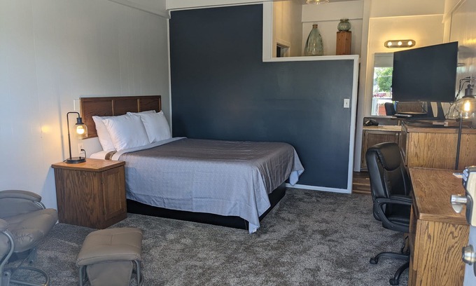 Sterling Hotel | The Oakwood Inn