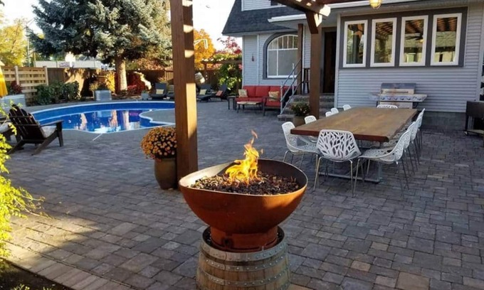 Walla Walla House | The Oasis Downtown 3 BR with Pool