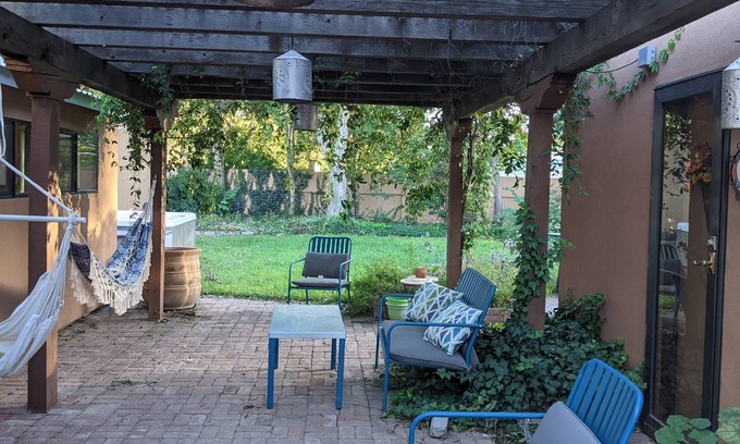 Carlsbad House | The Oasis: Guesthouse w/Lush Shared Yard & Hot Tub- Great Location!