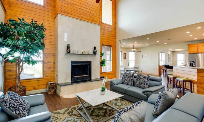 Westminster House | ‘The Oasis Ranch’ 20-Acre Ranch in Whitewright!