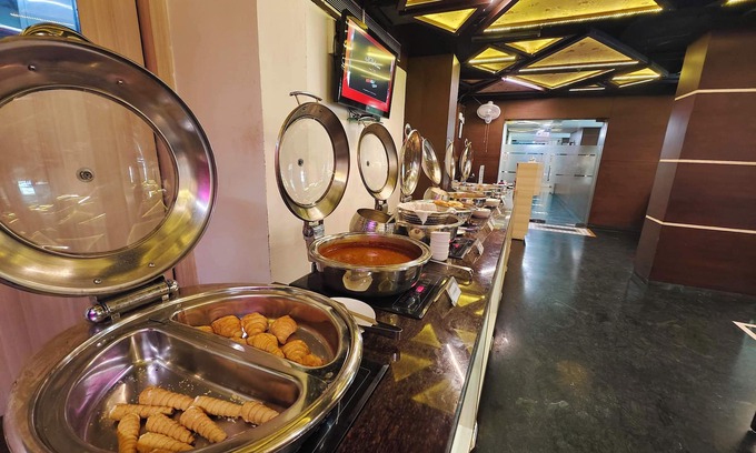 Sayajiganj Hotel | The Oasis -Vadodara