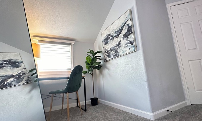 Modesto House | The Oasis - Your Luxury 2BR/1.5BA Home in Downtown Modesto
