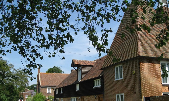 Littlebourne House | The Oast a beautiful Grade 11 listed, converted Oast on the old village green