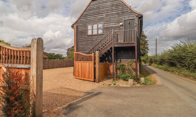 Maidstone Cottage | THE OAST, family friendly, character holiday cottage in Hollingbourne
