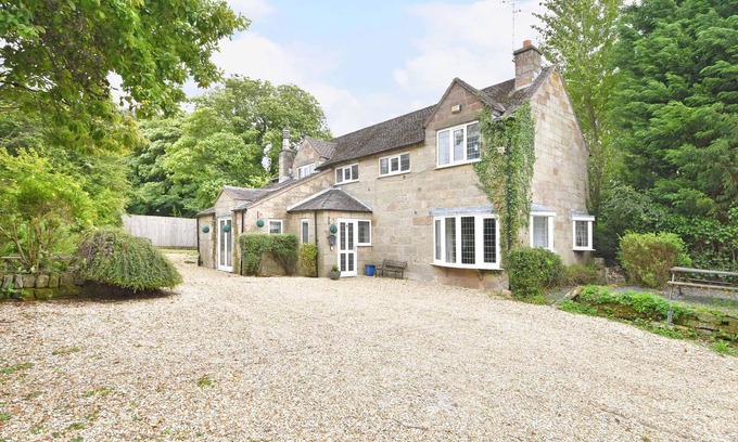 Farley Cottage | THE OLD BARN, family friendly in Farley Near Alton Towers