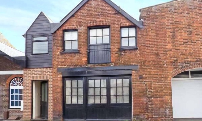 Rye Cottage | THE OLD FORGE, family friendly, with a garden in Rye