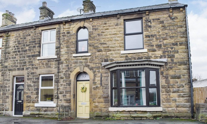 Chapel en le Frith Cottage | The Old Greengrocers