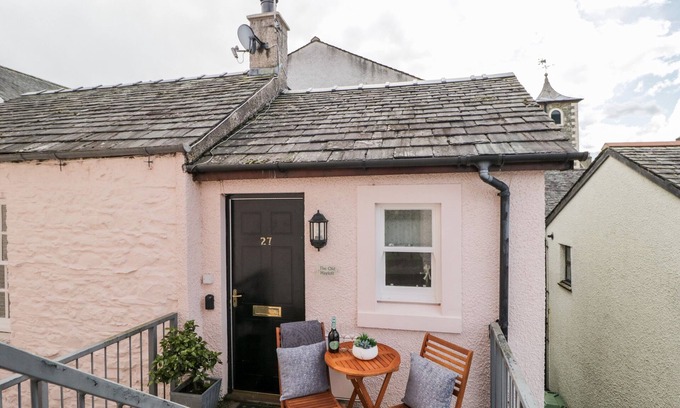 Keswick Cottage | THE OLD HAYLOFT, romantic in Keswick