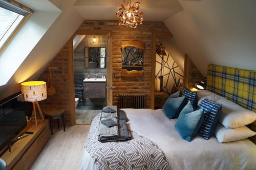 Riccall Apartment | The Old Maple Lodge-Luxury Private Annex with a view in rural setting
