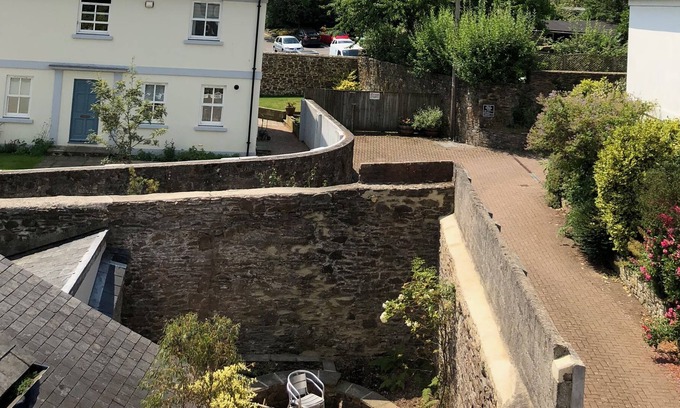 Totnes House | The Old Market House