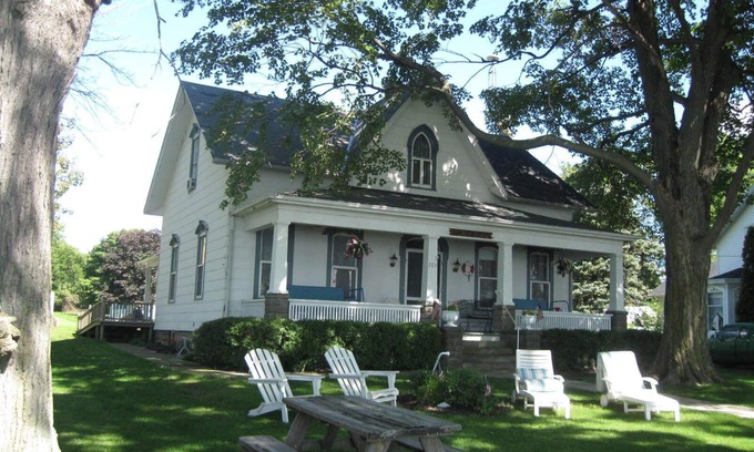 Kelleys Island House | The Old Nest Vacation Waterfront Home