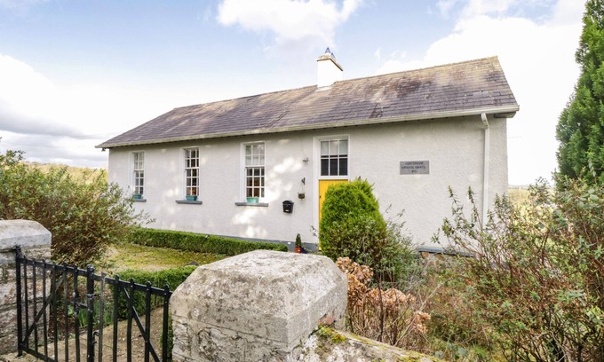 Carrigallen Cottage | THE OLD SCHOOL HOUSE, pet friendly in Carrigallen, County Leitrim