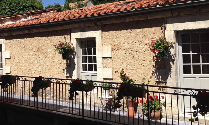 Riberac Apartment | The Old Stables - Riberac town centre, stylish, cosy, eco apartment sleeps 4