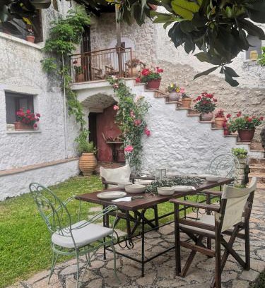 Paramythia House | The old stone house