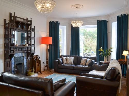 Looe House | The Old Vicarage