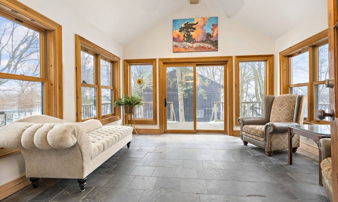 Guelph/Eramosa House | The Olde Stone Manse