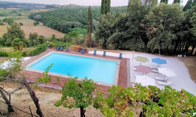 Castelfiorentino House | The olive house is located in the grounds of the historic Villa Meleto estate