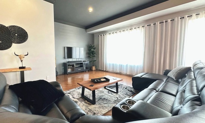 Sept-Iles Apartment | The only condo in town: Billiard room / Sauna