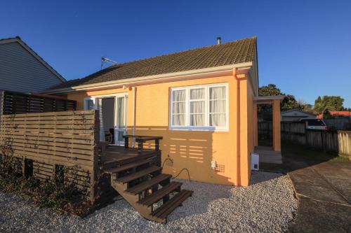 Hamilton East Villa | The Orange Cottage