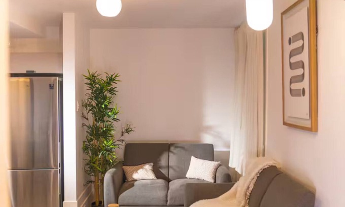 Downtown Montreal Apartment | The Oslo – A Modern 4-Bedroom Apartment in Downtown Montreal with Parking