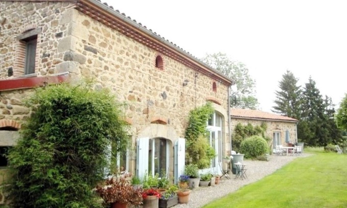 Condat-les-Montboissier Cottage | The Ostal Peira cottages