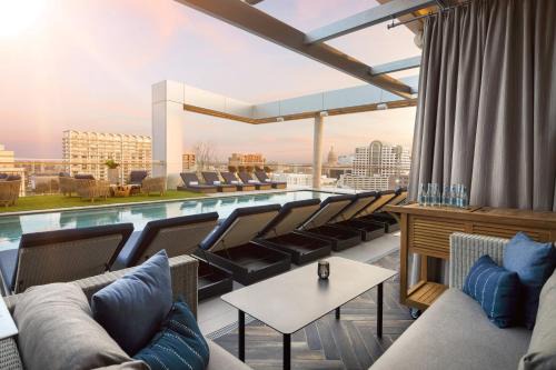 The Drag Hotel | The Otis Hotel Austin, Autograph Collection