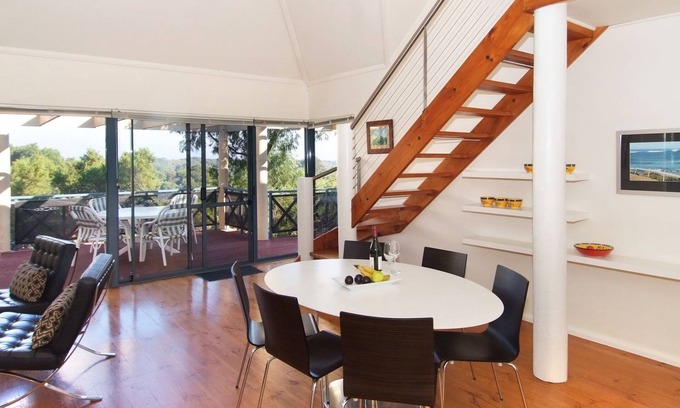Gnarabup House | The Outrigger Margaret River - Spacious with Style