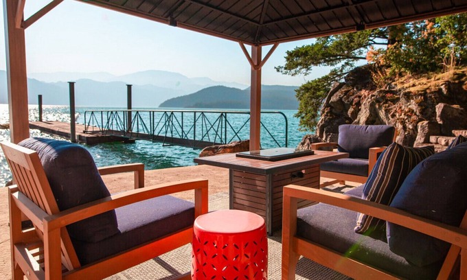 Harrison Hot Springs House | The Overlook | Luxury Lakeside Home with Dock