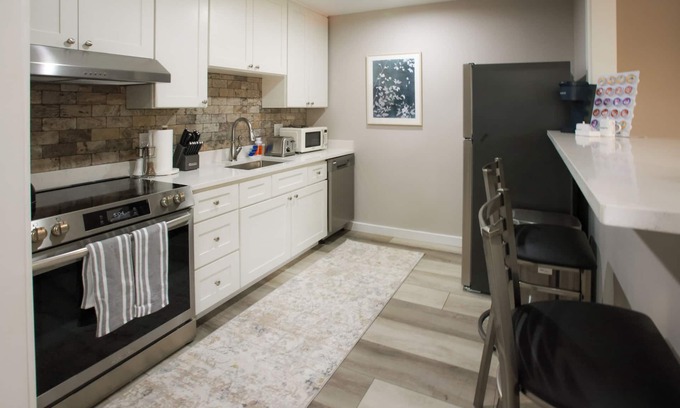 Enterprise Apartment | The Pads - Suite 4 (1st Floor)