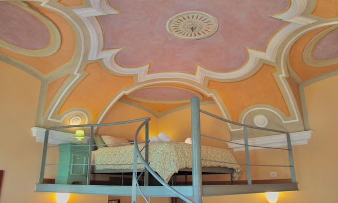 Cima Apartment | The Painter's Nest with Private Lake Garden