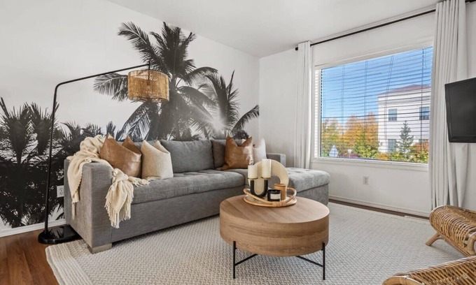 Sylvan Lake House | The Palms | Beachside Retreat | Steps to the Lake!