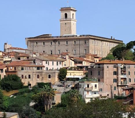 Monterotondo Apartment | the panoramic terrace of Fiore Pelli