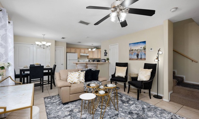 Harlingen Condo | The Parisian Keyless Condo 4 min from Airport and Hospitals
