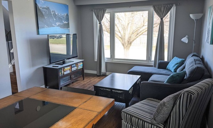 Barrie House | The Parkview Executive Suite