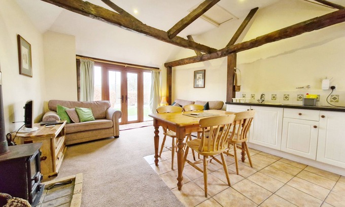 Petersfield Cottage | The Parlour - a barn conversion that sleeps 4 guests in 1 bedroom