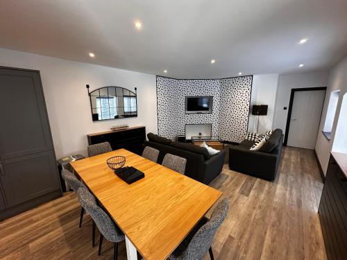 Ivybridge House | The Parlour - The Cottages at Blackadon Farm