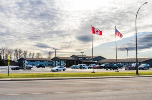 Warroad Hotel | The Patch Lodge