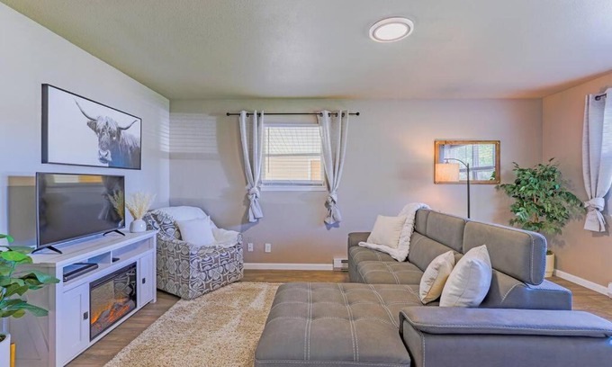 Montrose House | The Pathside Cottage