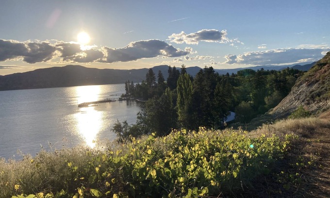 Okanagan-Similkameen Bed & Breakfast | 'The Patio' King Suite at GaLaView B&B: Sunsets; Beaches & Wineries