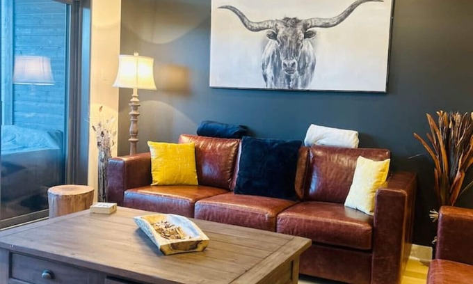 Mont-Tremblant Condo | The Patrizia,minutes to the village/free shuttle