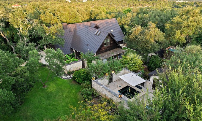 Austin House | The Peacock Nature Oasis Pool, Spa & Outdoor Fun