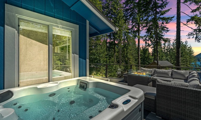 Hoodsport House | The Pearl - Lake Cushman Home