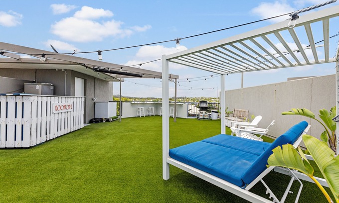 Mooloolaba Villa | The Penthouse Mooloolaba, Private Luxury Rooftop Apartment - Small dog friendly!