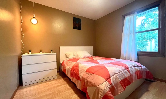Oakdale House | The Perch, townhome with AC, in tranquil Coralville