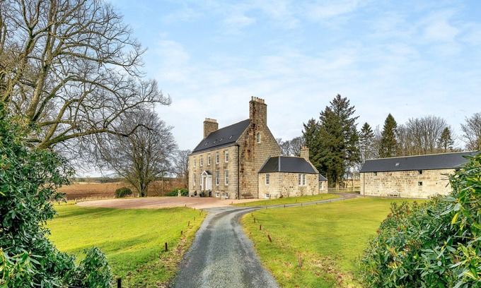 Aberdeen Cottage | The perfect family bolthole, suitable for 4 adults and 2 children.