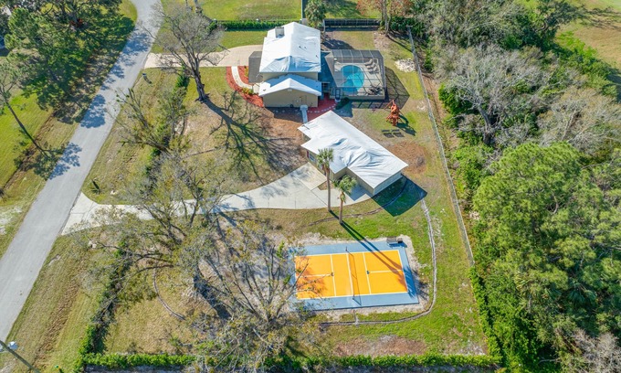 Oldsmar House | The Perfect Family Retreat w Pool and Games